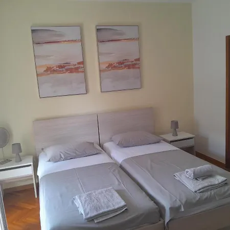 L Daire Trogir